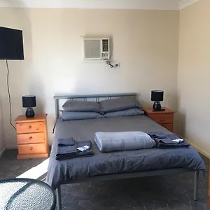 Australian Hotel